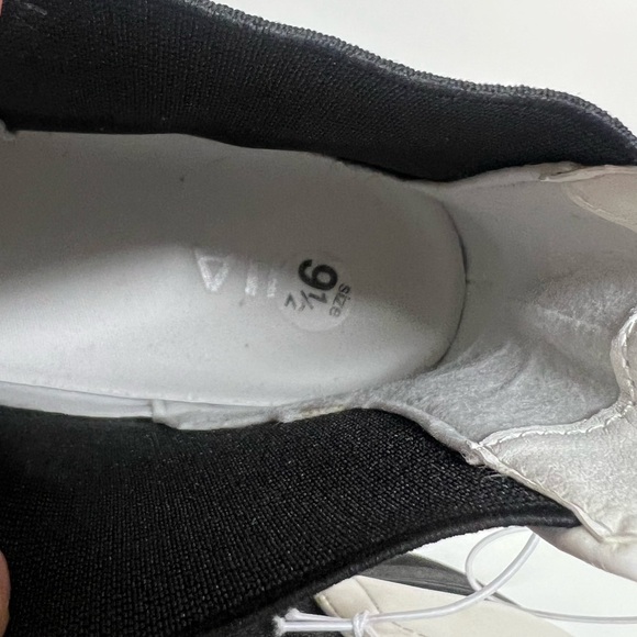 Mia Cayson Platform Chelsea Boot White NEW Size 9.5 Women’s - Picture 8 of 9